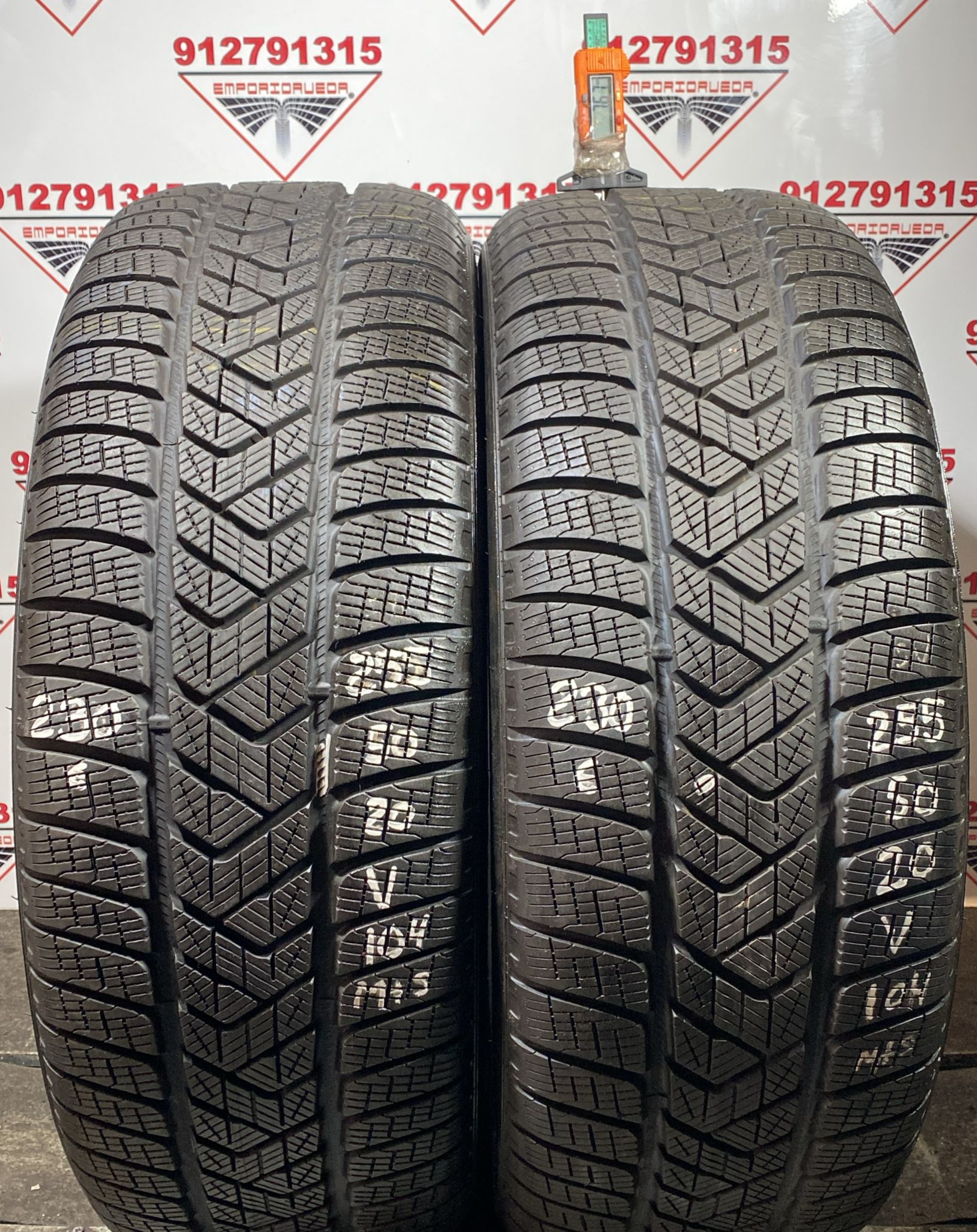 PIRELLI SCORPION WINTER USADO M+S 255/50 R20 104 V